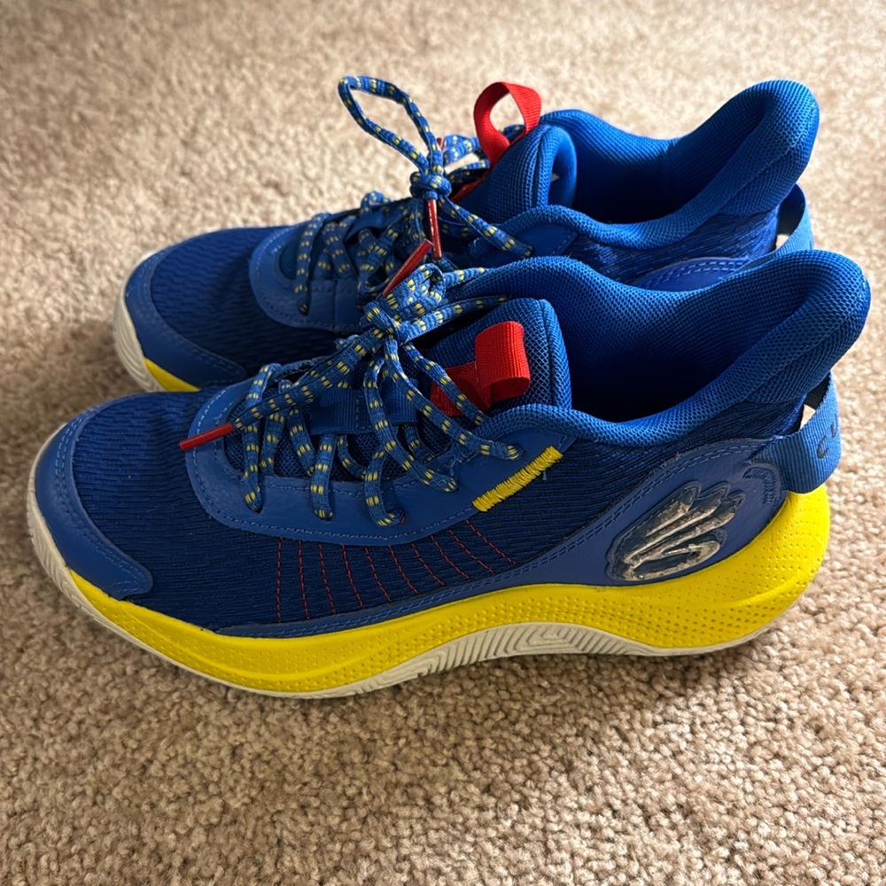 Youth Under Armour Stephen Curry Hightop Sneakers